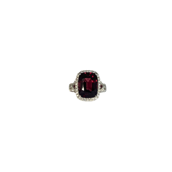 Bague en or gris et spinelle